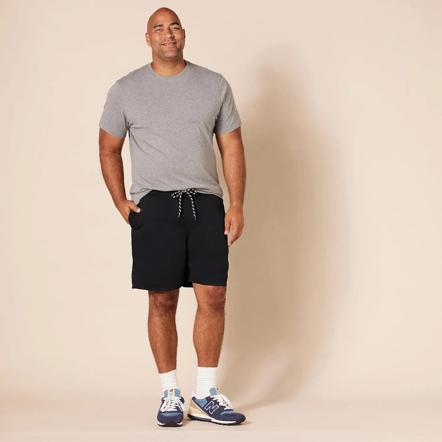 Amazon Essentials Men's 8" Inseam Relaxed-Fit Drawstring Walk Short (Available in Plus Size)