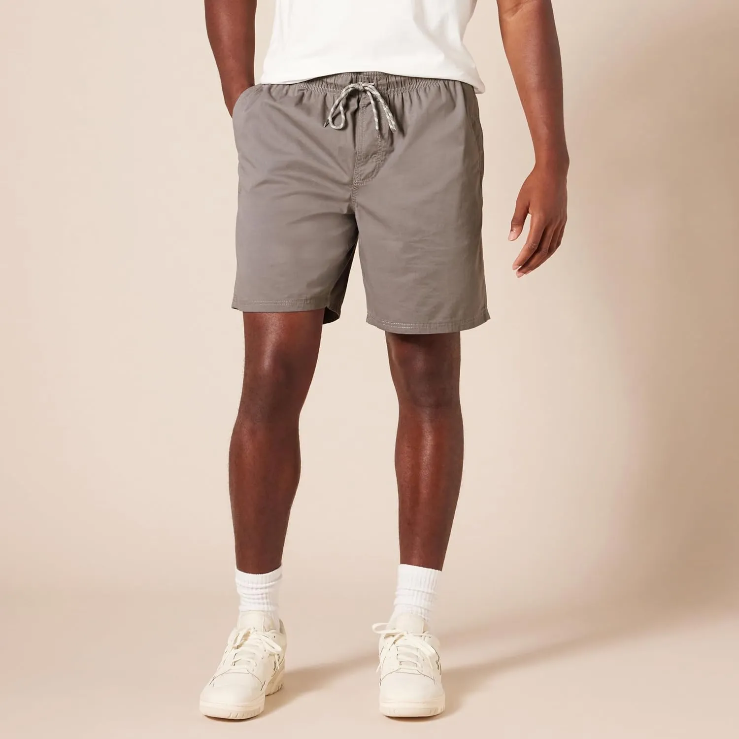 Amazon Essentials Men's 8" Inseam Relaxed-Fit Drawstring Walk Short (Available in Plus Size)