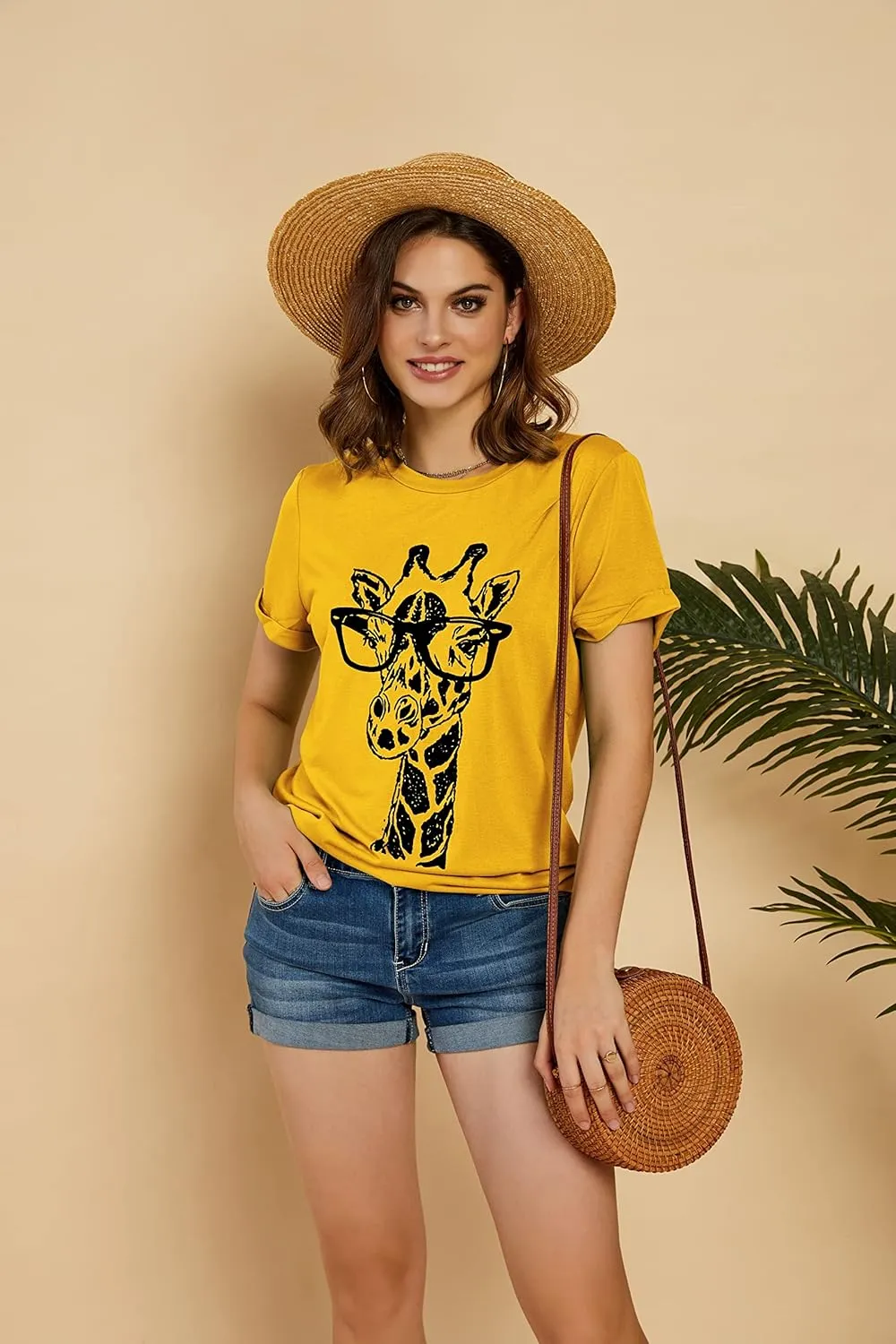 Auburet Womens Giraffe T Shirt Summer Funny Graphic Short Sleeve Crewneck Tees Casual Shirt Tops