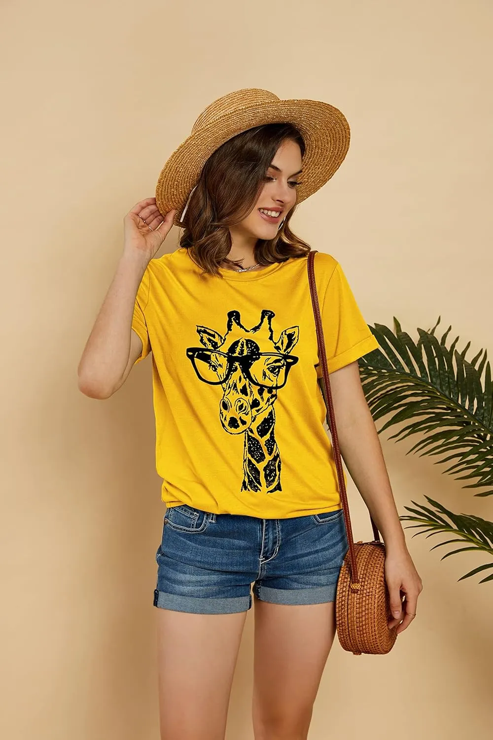Auburet Womens Giraffe T Shirt Summer Funny Graphic Short Sleeve Crewneck Tees Casual Shirt Tops