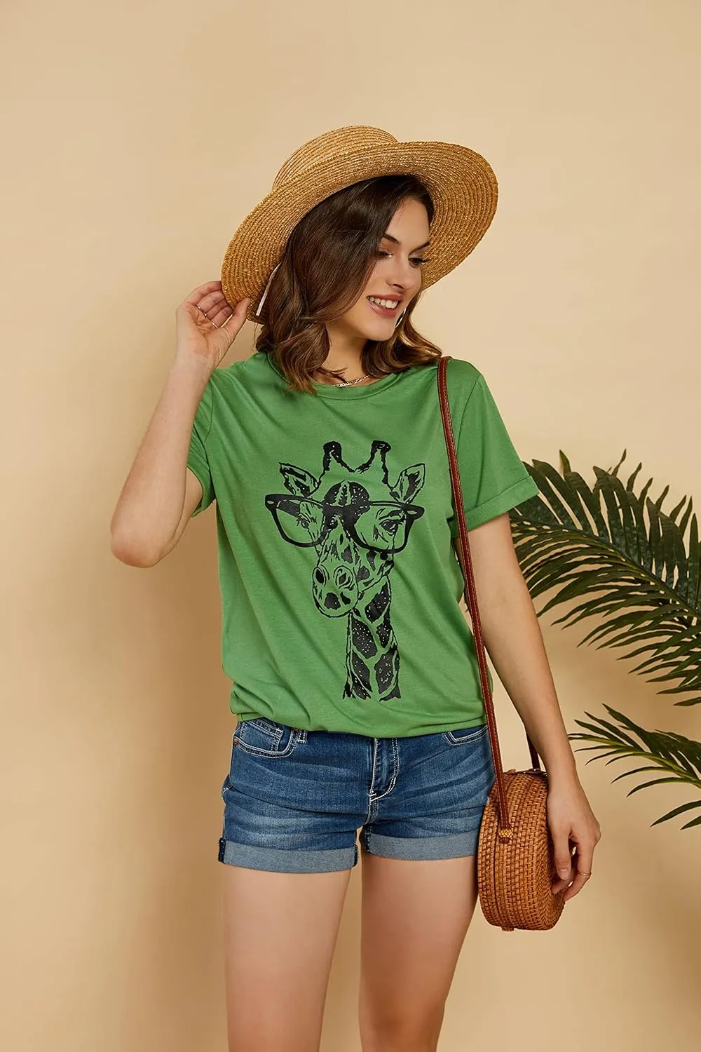 Auburet Womens Giraffe T Shirt Summer Funny Graphic Short Sleeve Crewneck Tees Casual Shirt Tops