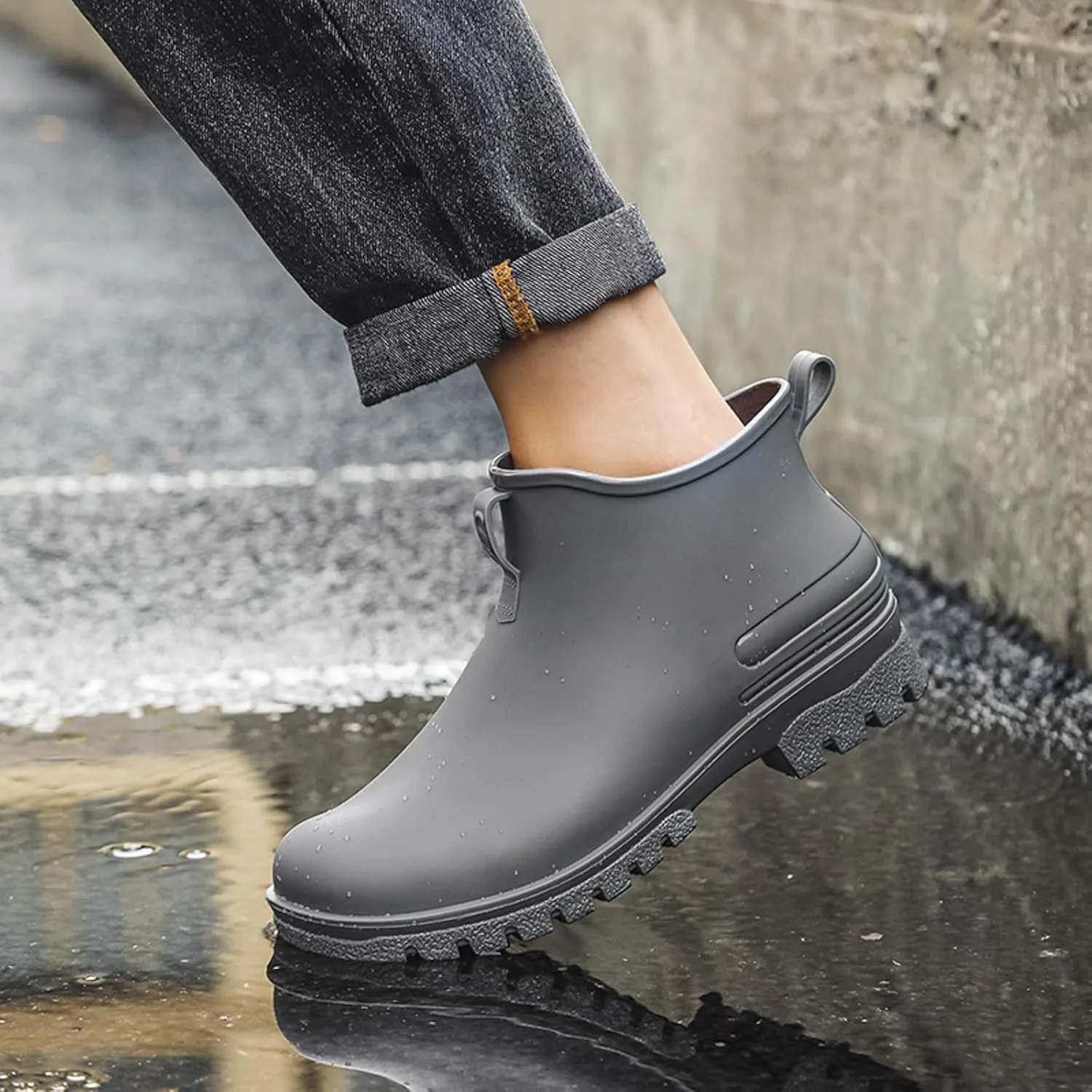 Couple Rain Shoes Outside Wear Versatile Water Shoes Thick Bottom Comfortable Non Slip Kitchen Rubber Shoes Men and Women Rain Boots for Women with Chickens