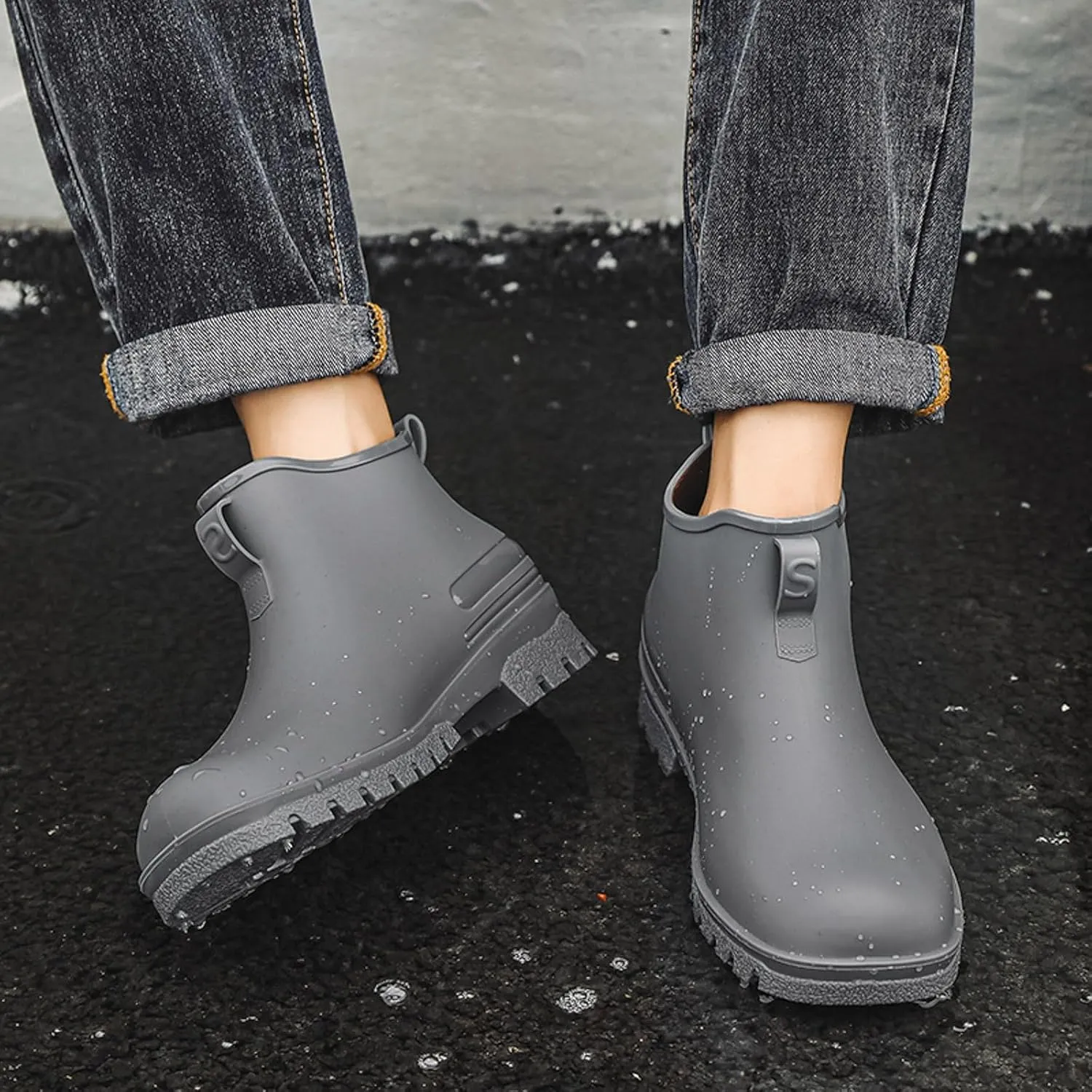 Couple Rain Shoes Outside Wear Versatile Water Shoes Thick Bottom Comfortable Non Slip Kitchen Rubber Shoes Men and Women Rain Boots for Women with Chickens