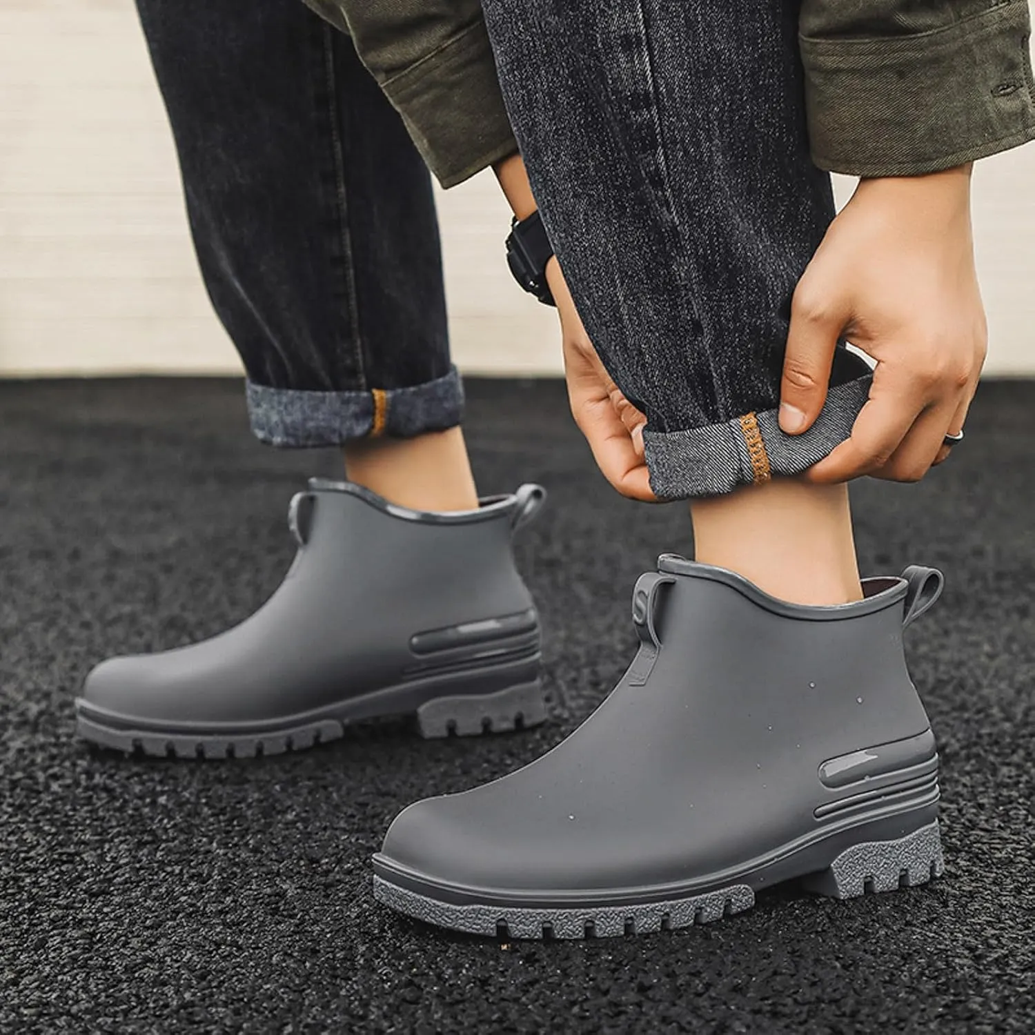 Couple Rain Shoes Outside Wear Versatile Water Shoes Thick Bottom Comfortable Non Slip Kitchen Rubber Shoes Men and Women Rain Boots for Women with Chickens