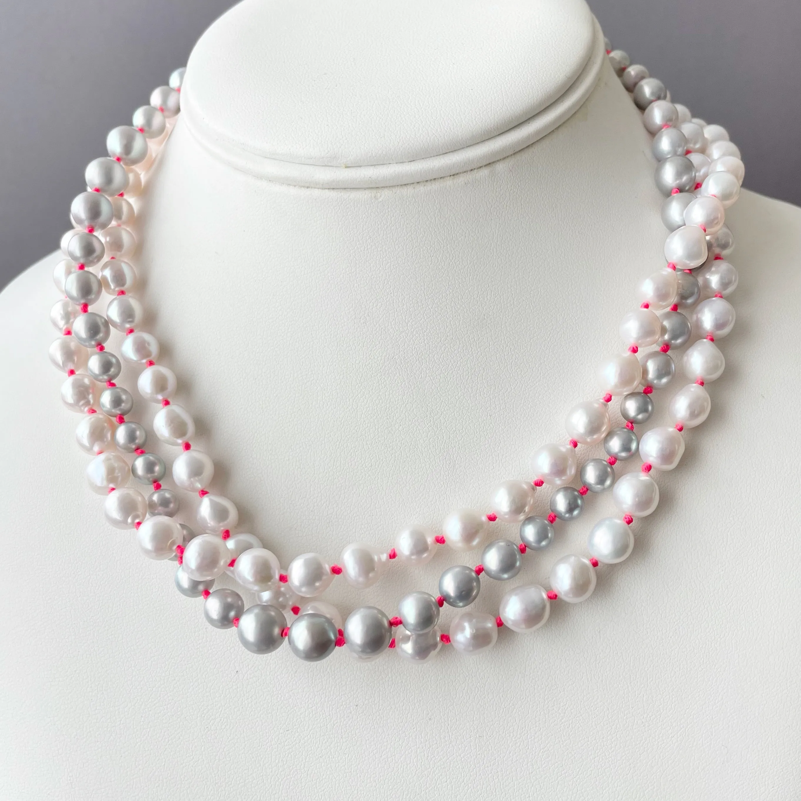 ELEGANT YET FUN - CLASSIC WHITE PEARLS ON NEON PINK KNOTS