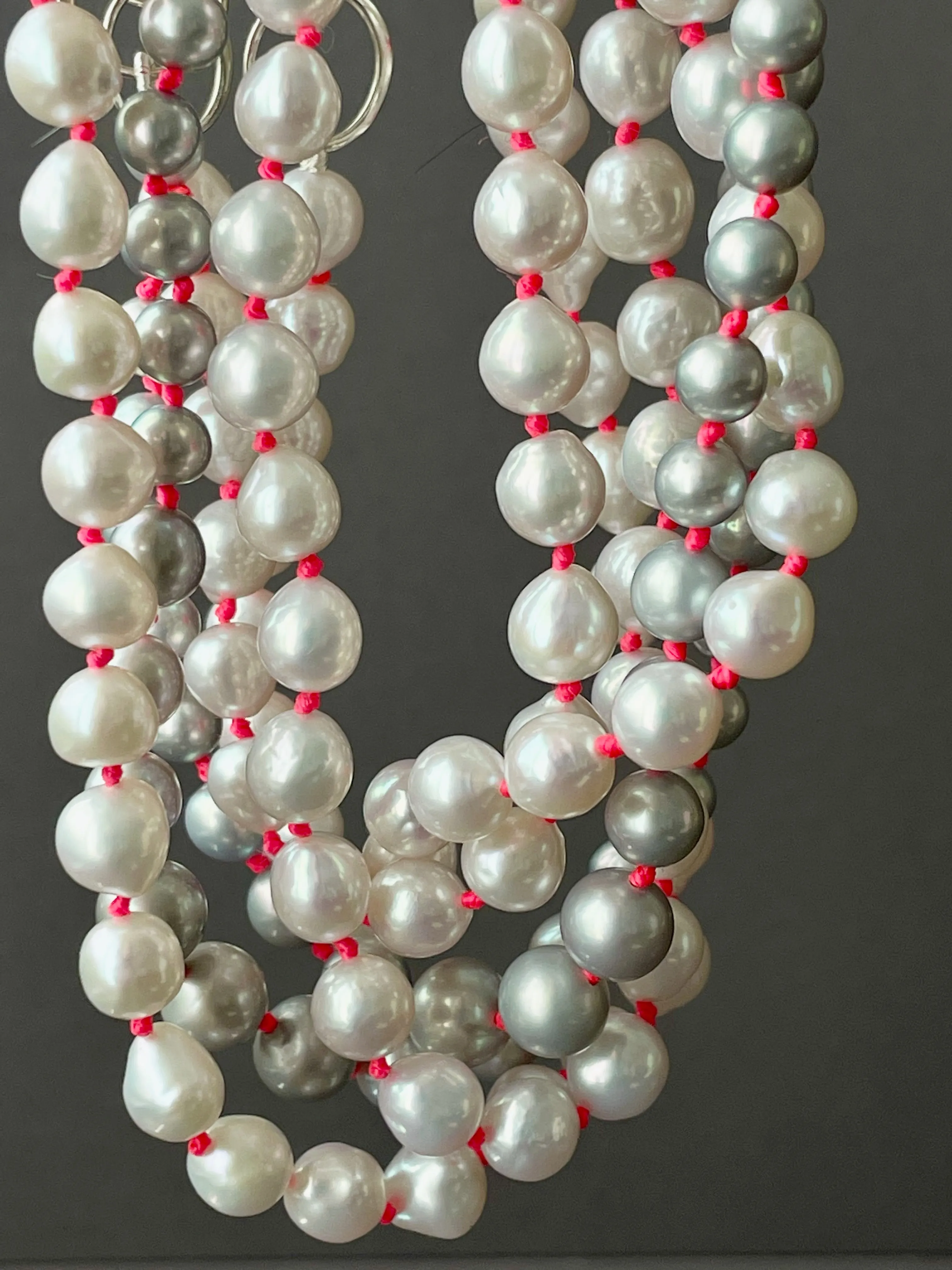 ELEGANT YET FUN - CLASSIC WHITE PEARLS ON NEON PINK KNOTS